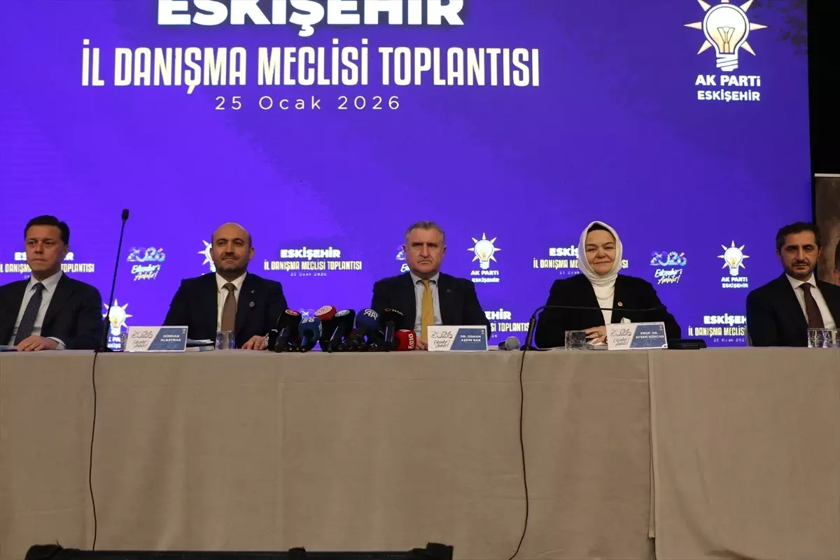 Eser Siyaseti ile Hizmet Vurgusu