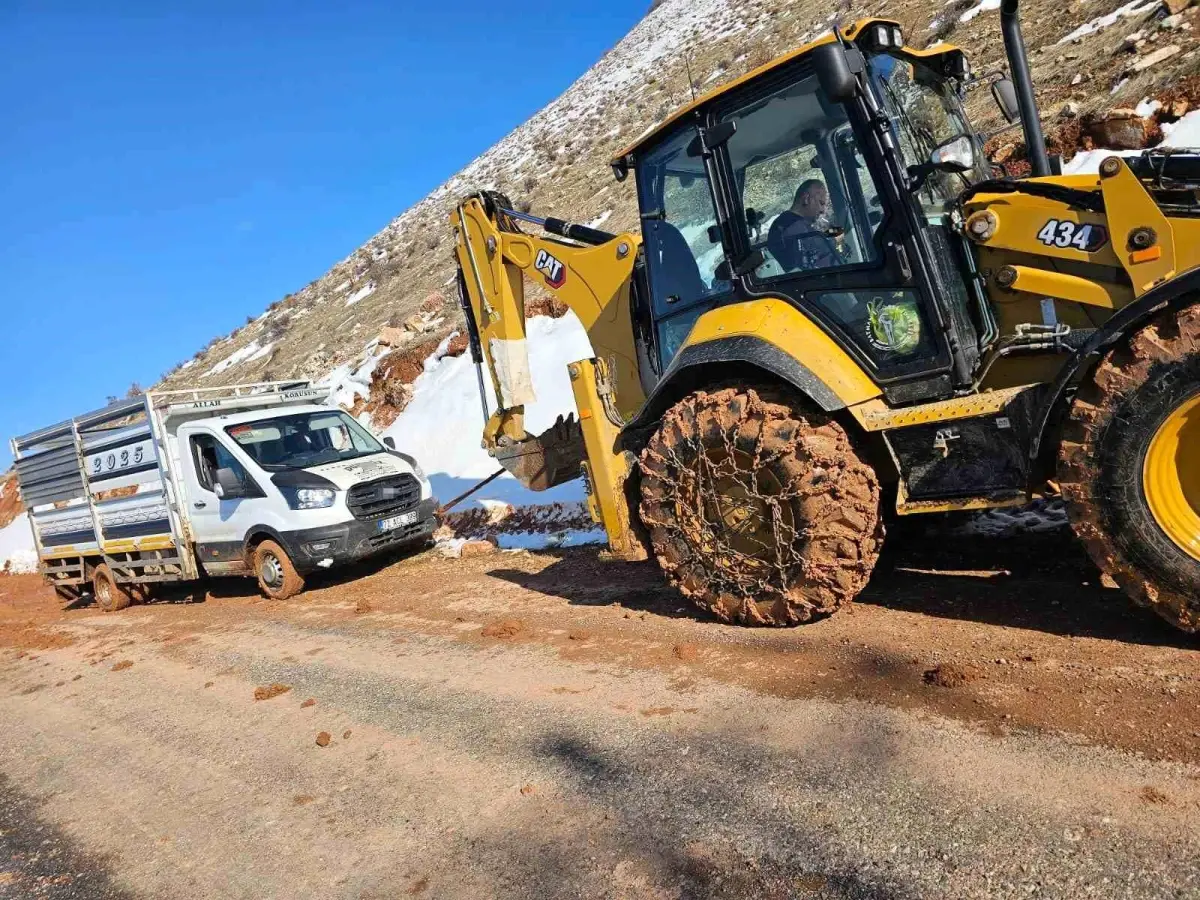 Gercüş'te göçerlerin imdadına Özel İdare yetişti