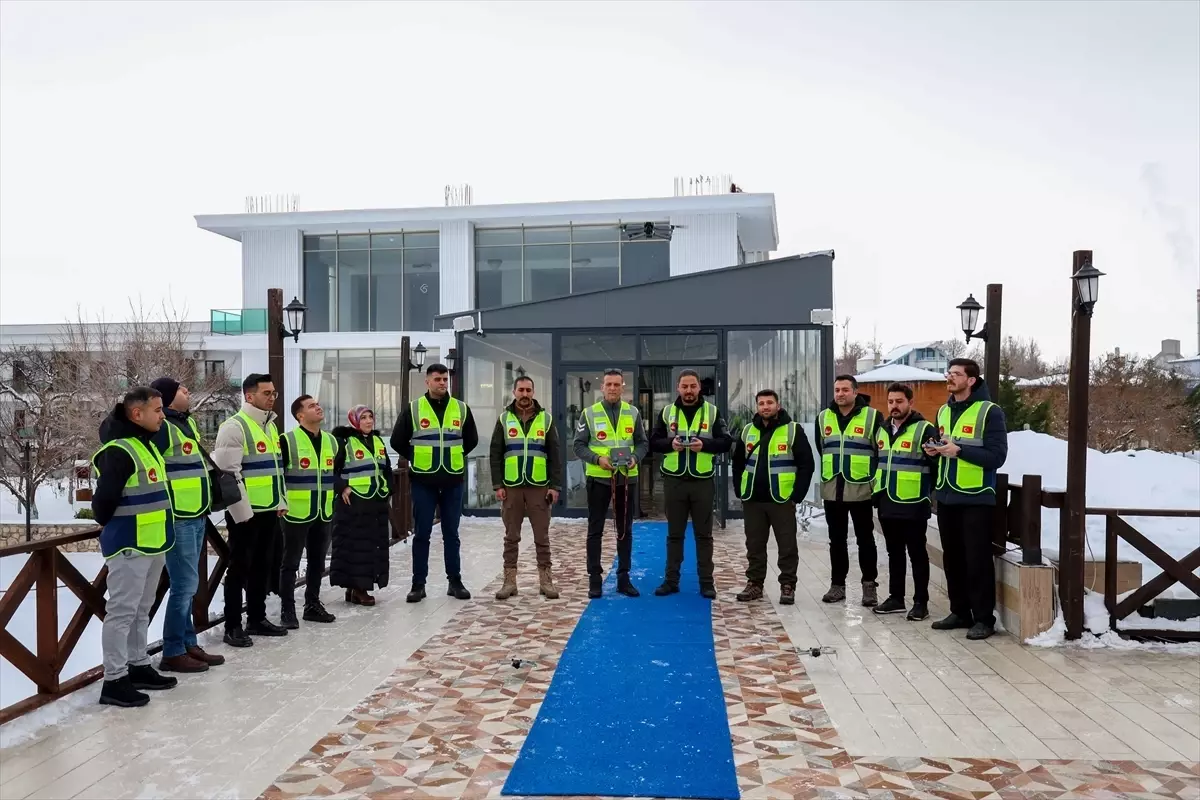 İHAKUT afetlerde havadan arama faaliyetleri için Van'da toplantı yaptı