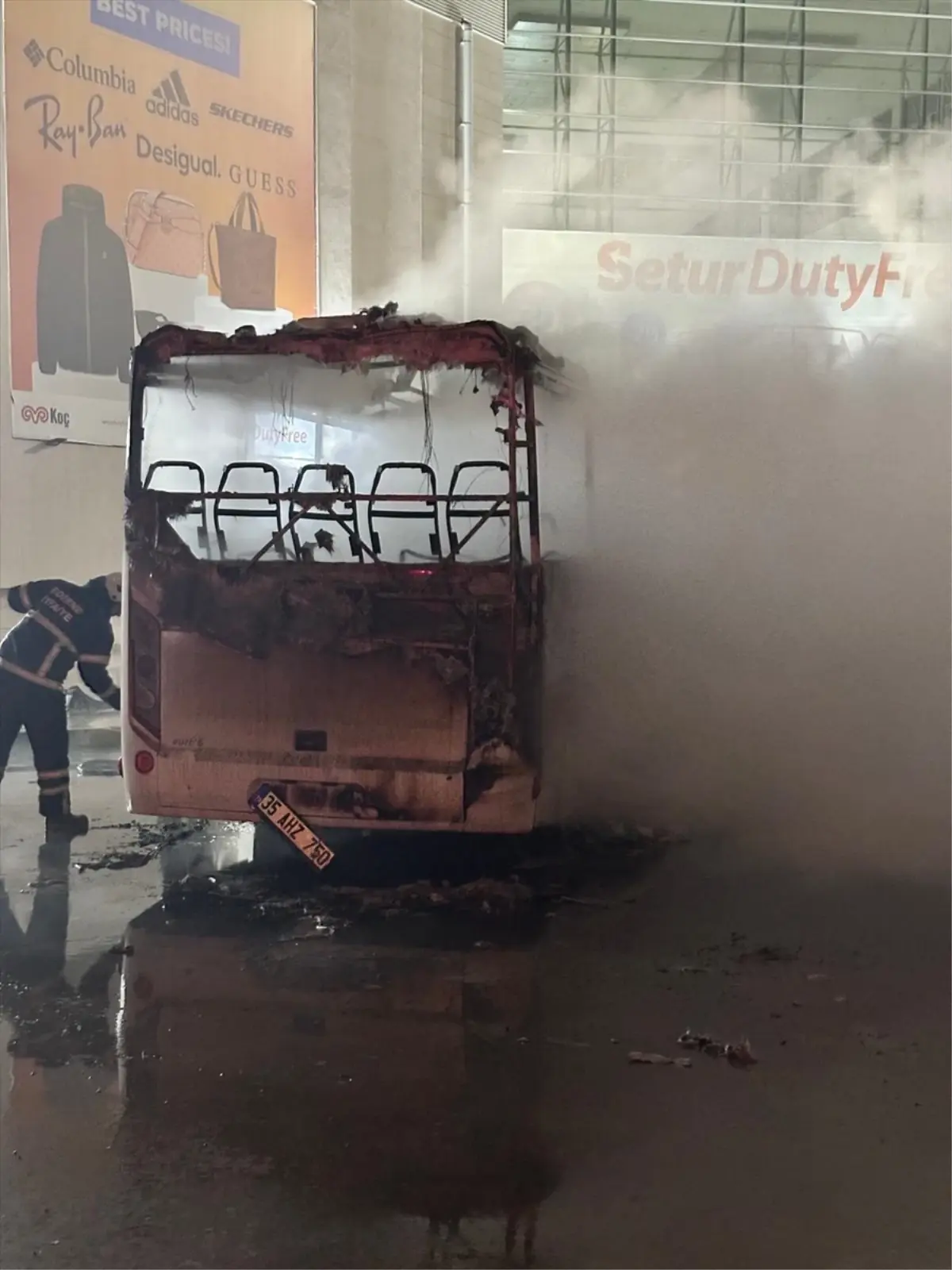 Kapıkule'de park halindeki yolcu otobüsünde çıkan yangın söndürüldü