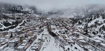 Kar yağışıyla beyaza bürünen Sertavul Yaylası dronla görüntülendi
