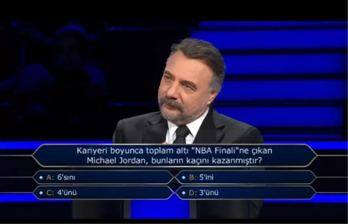 Kariyeri boyunca toplam altı NBA finaline çıkan Michael Jordan bunların kaçını kazanmıştır?