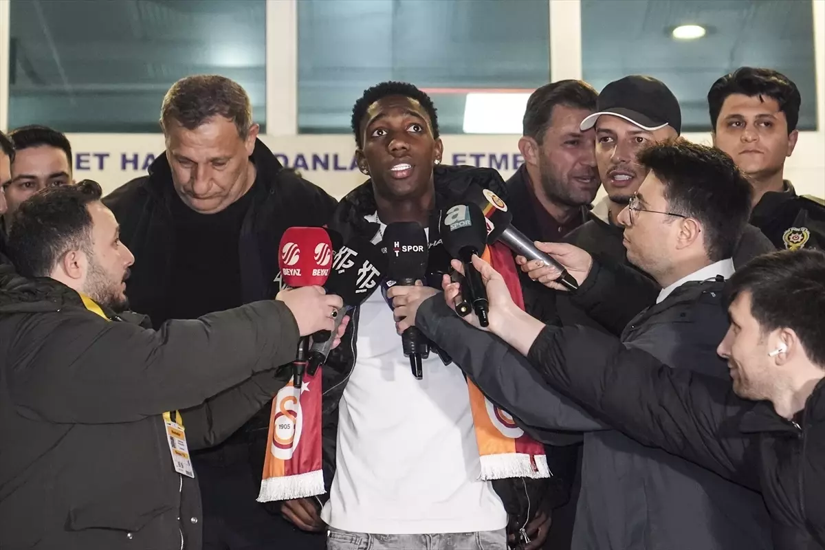 Kolombiyalı futbolcu Yaser Asprilla, Galatasaray için İstanbul'a geldi