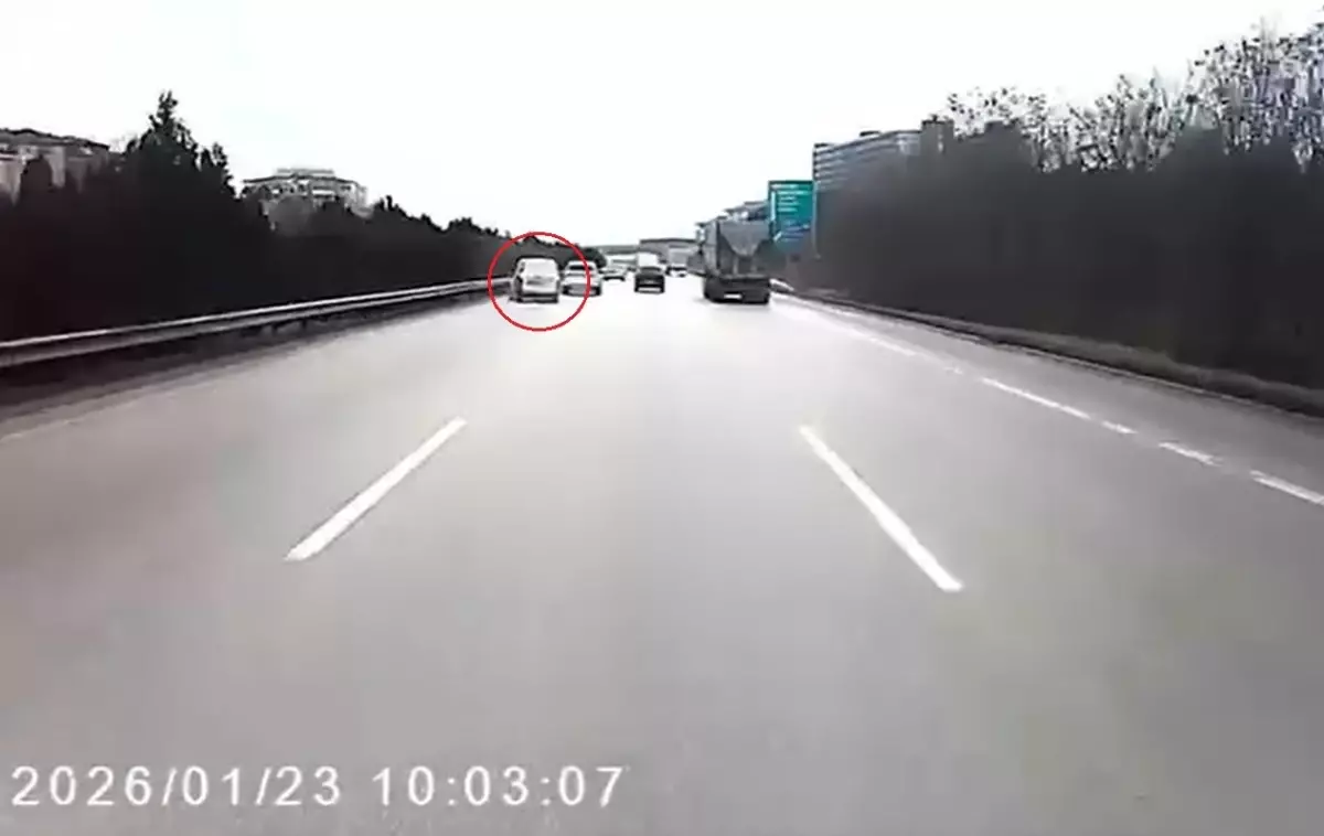 Bursa'da Sürücü Son Anda Kaza Atlattı