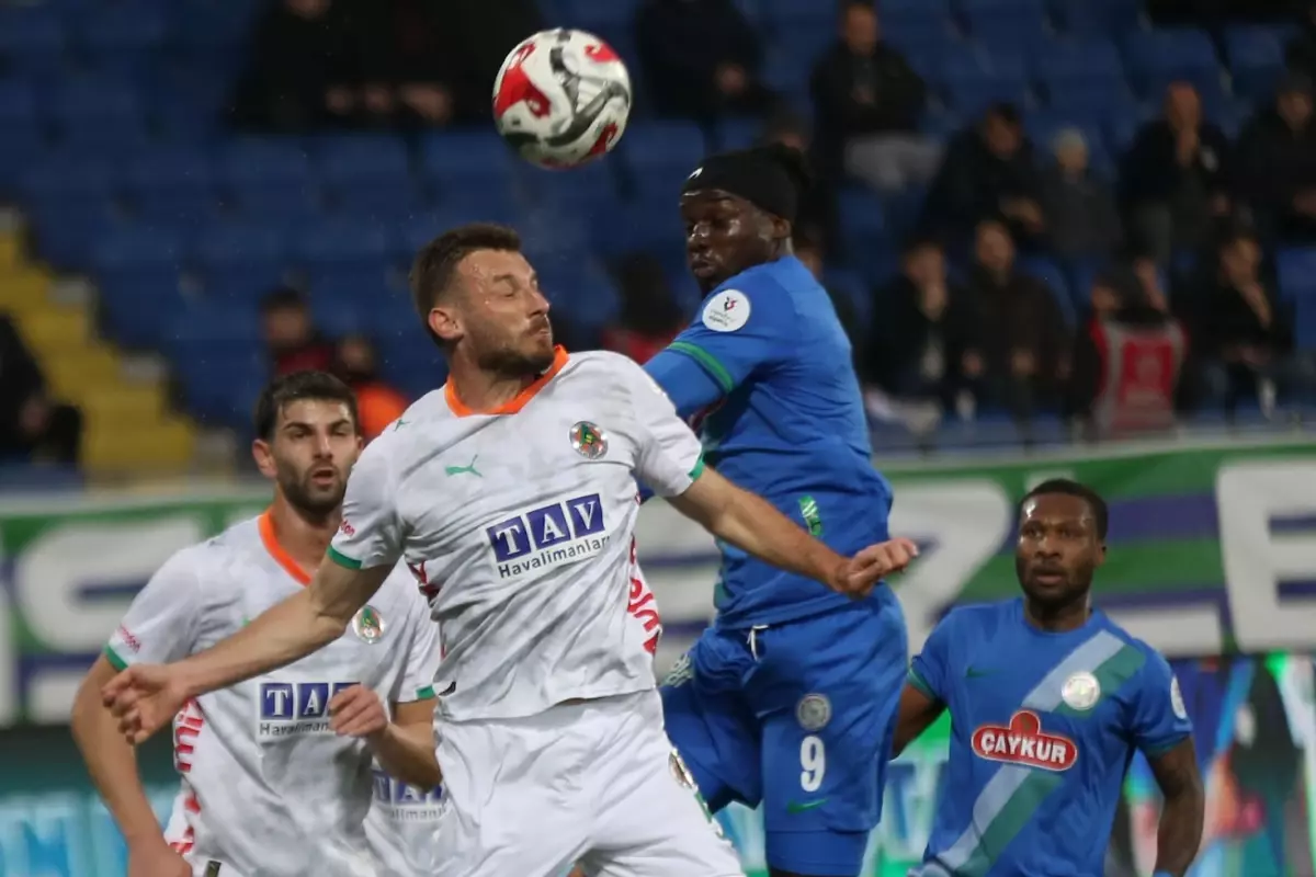 Rize'de neler oldu neler! 2 kırmızı, 1 iptal, 90. dakikada sonucu belirleyen gol!