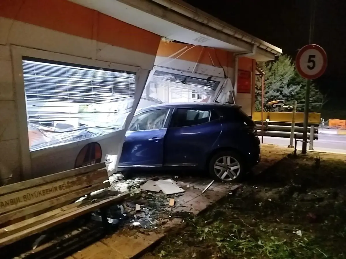 Silivri'de akollü sürücü kantar binasına çarptı: 1 ölü