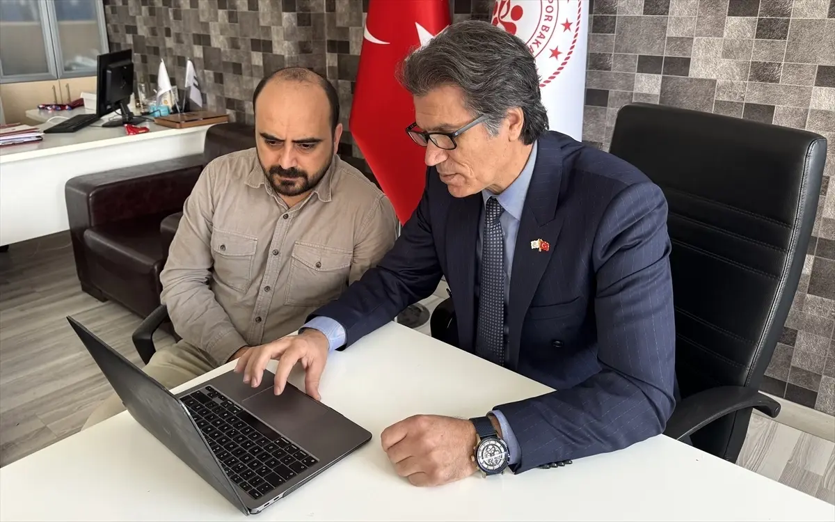 Türkiye Curling Federasyonu Başkanı Kenan Şebin, AA'nın 'Yılın Kareleri'ni oyladı