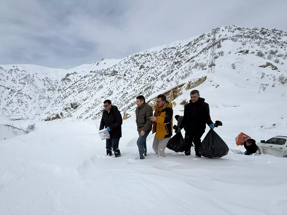 Van ve çevre illerde kar nedeniyle 145 yerleşim yerine ulaşılamıyor