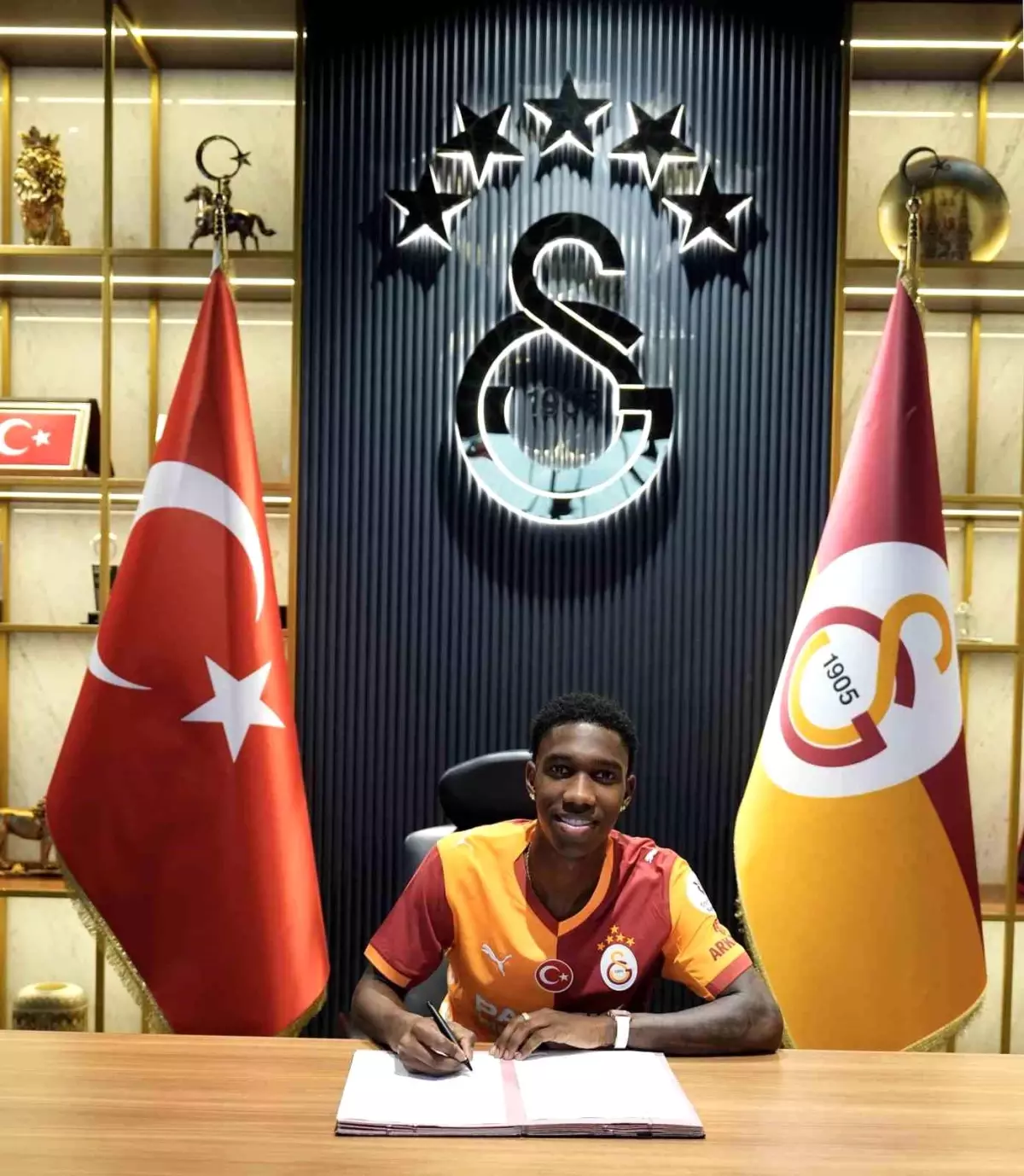 Yaser Asprilla: "Taraftarımızla buluşmak için sabırsızlanıyorum"