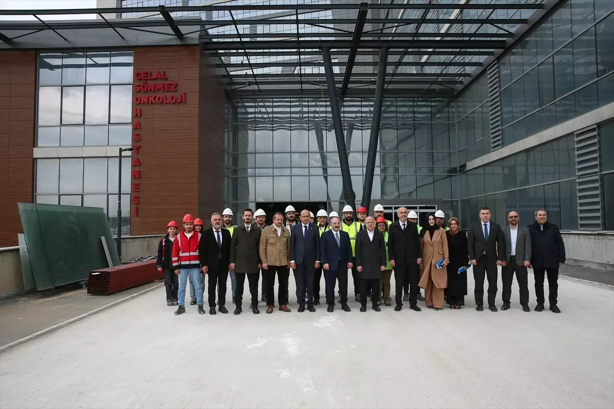 AK Parti heyeti Bursa'da yapımı devam eden hastanede incelemelerde bulundu