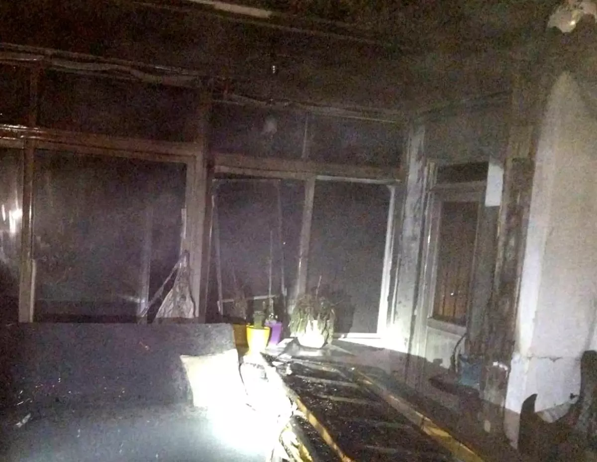 Alanya'da müstakil evde çıkan yangın itfaiye ekiplerince söndürüldü