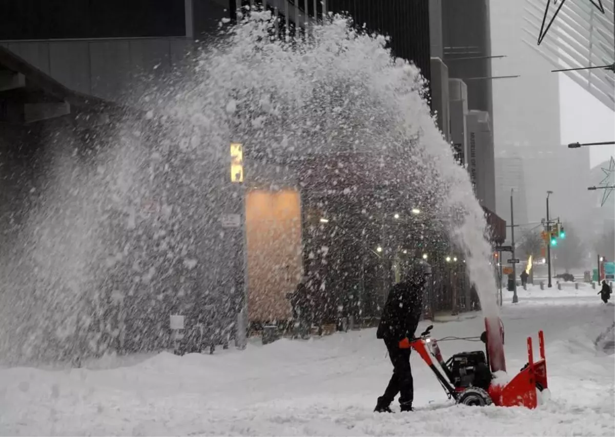 Albüm: ABD'nin New York Kentinde Kış Fırtınası Hayatı Felç Etti