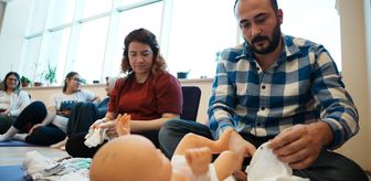 Anne ve baba adayları doğuma gebe okulunda hazırlanıyor