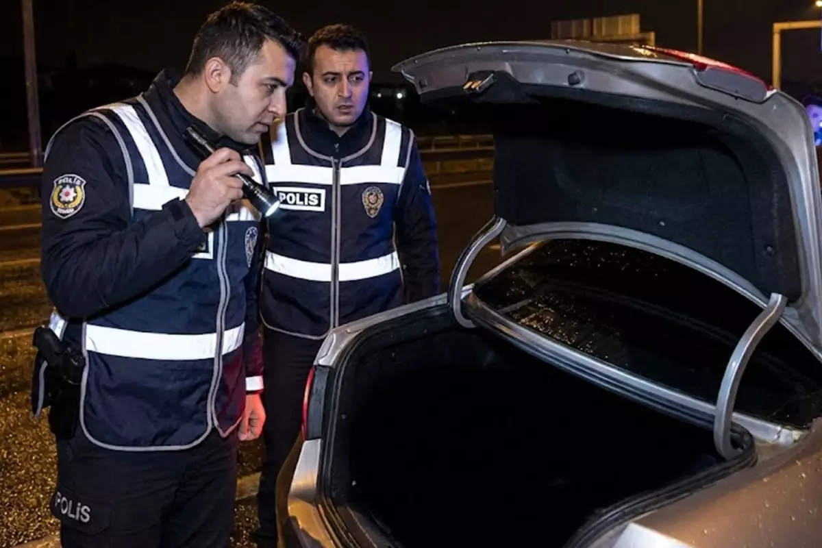 Antalya'da durdurulan araçtan 45 adet ruhsatsız tabanca çıktı