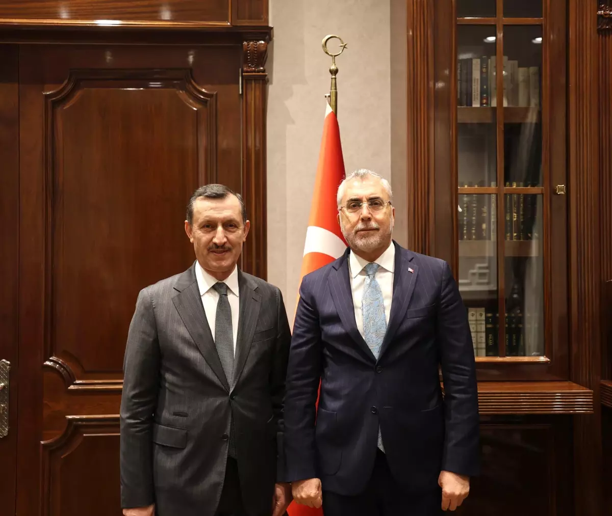 Bakan Işıkhan, Türkiye'nin Riyad Büyükelçiliği'ni ziyaret etti