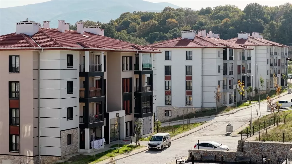 Bakan Kurum'dan Yalova'da yeni konutlarına kavuşan vatandaşlara ilişkin paylaşım Açıklaması