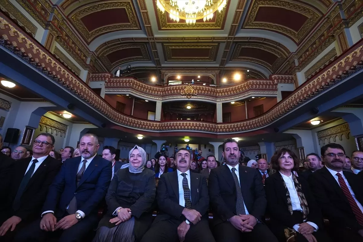 Bakan Tekin 'Okul Dışı Öğrenme Ortamları' platformunun tanıtım programında konuştu Açıklaması