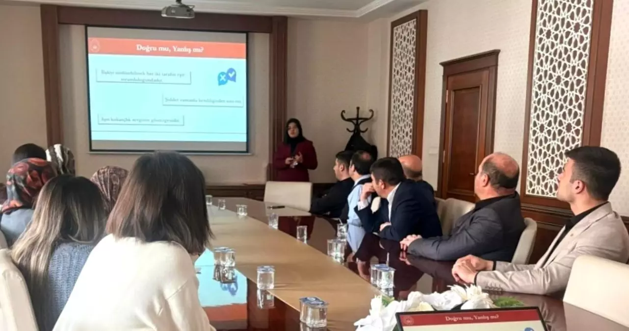 Bayburt'ta kadına yönelik şiddetle mücadele eğitimleri devam ediyor