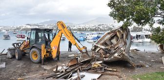 Bodrum'da kaçak iskeleler yıkılıyor, kıyıda gelişigüzel bırakılan tekneler kaldırılıyor