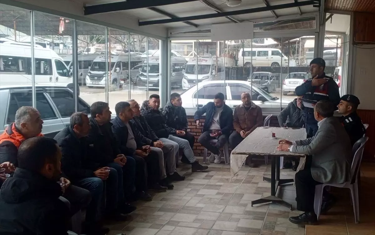 Çanakkale'de taksiciler göçmen kaçakçılığı konusunda bilgilendirildi