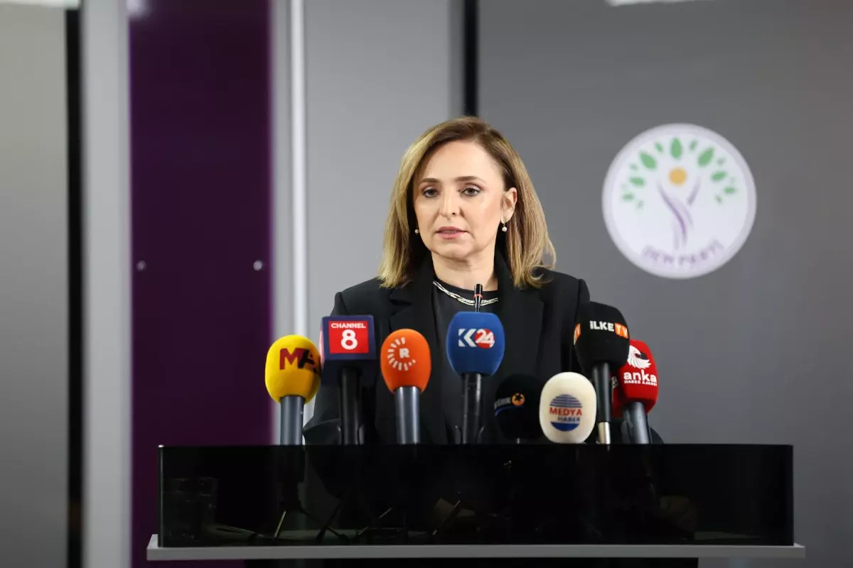 DEM Parti Sözcüsü Doğan: 'Suriye demokratik bir rejime kavuşana kadar Türkiye öncülük yapmalı'