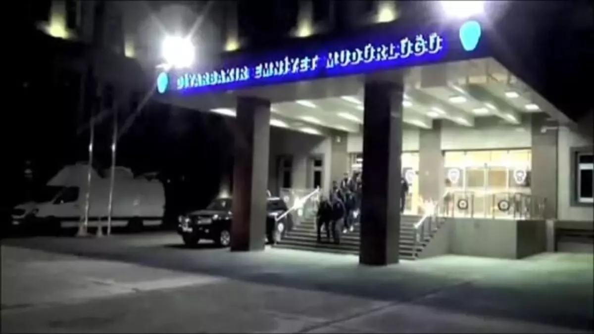 Diyarbakır İl Emniyet Müdürlüğü binası önüne EYP atılması ile ilgili 13 gözaltı