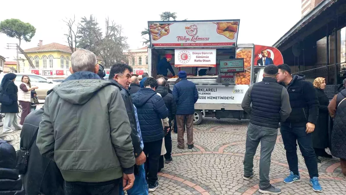 Dünya Gümrük Günü'nde vatandaşlara lokma ikramı