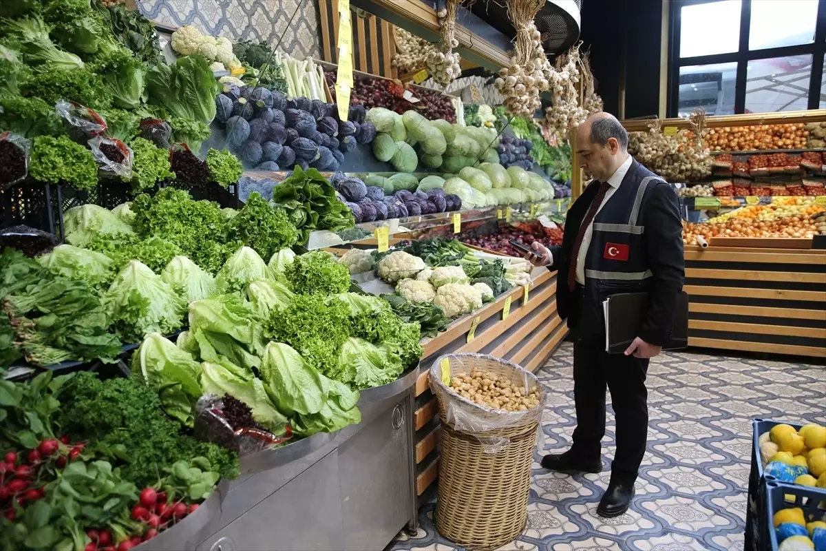 Eskişehir'de Ticaret Bakanlığı ekipleri ramazan ayı öncesi fiyat ve etiket denetimi yaptı