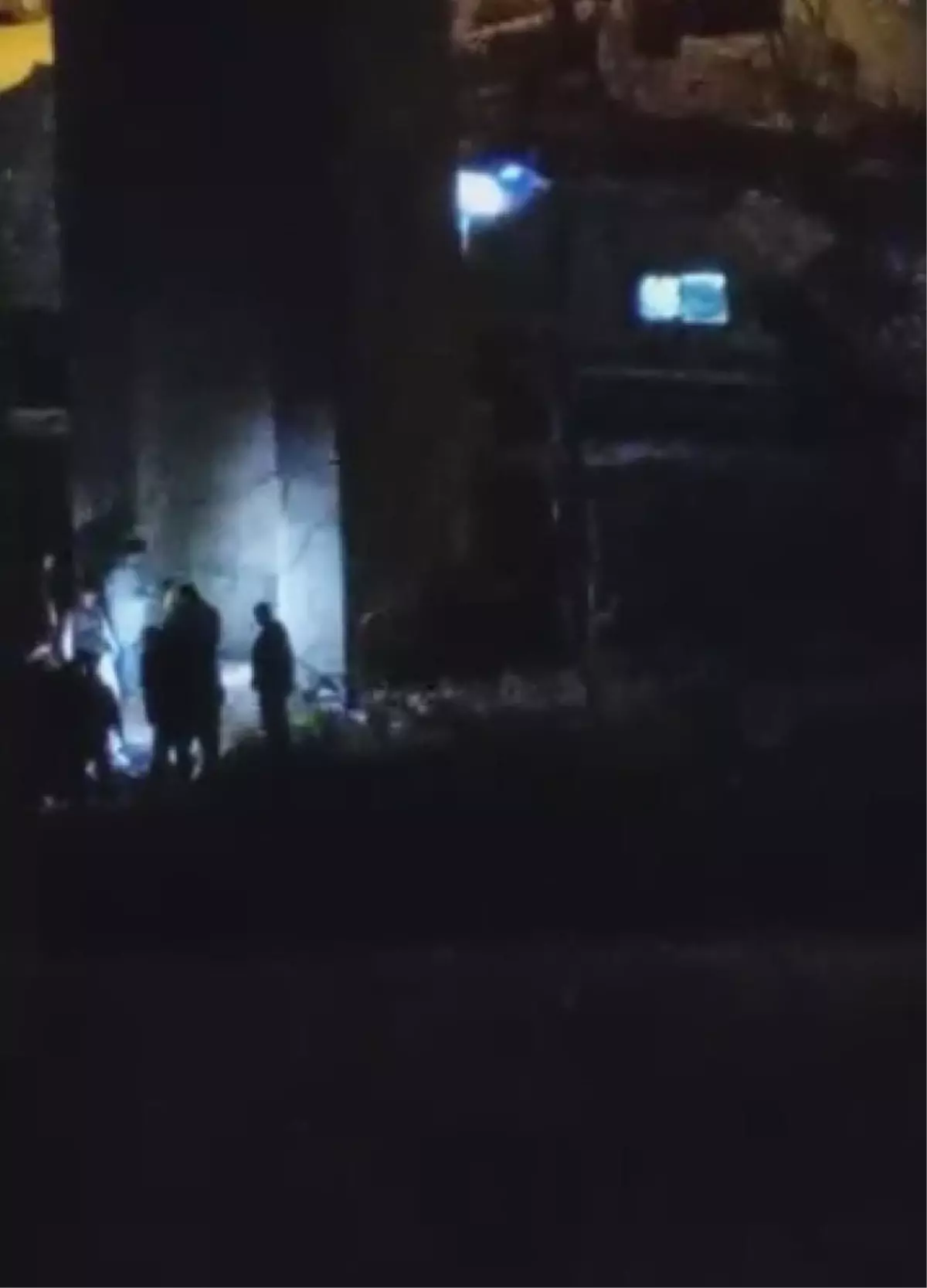 Eyüpsultan'da seyyar satıcı viyadüğün altında ceset buldu