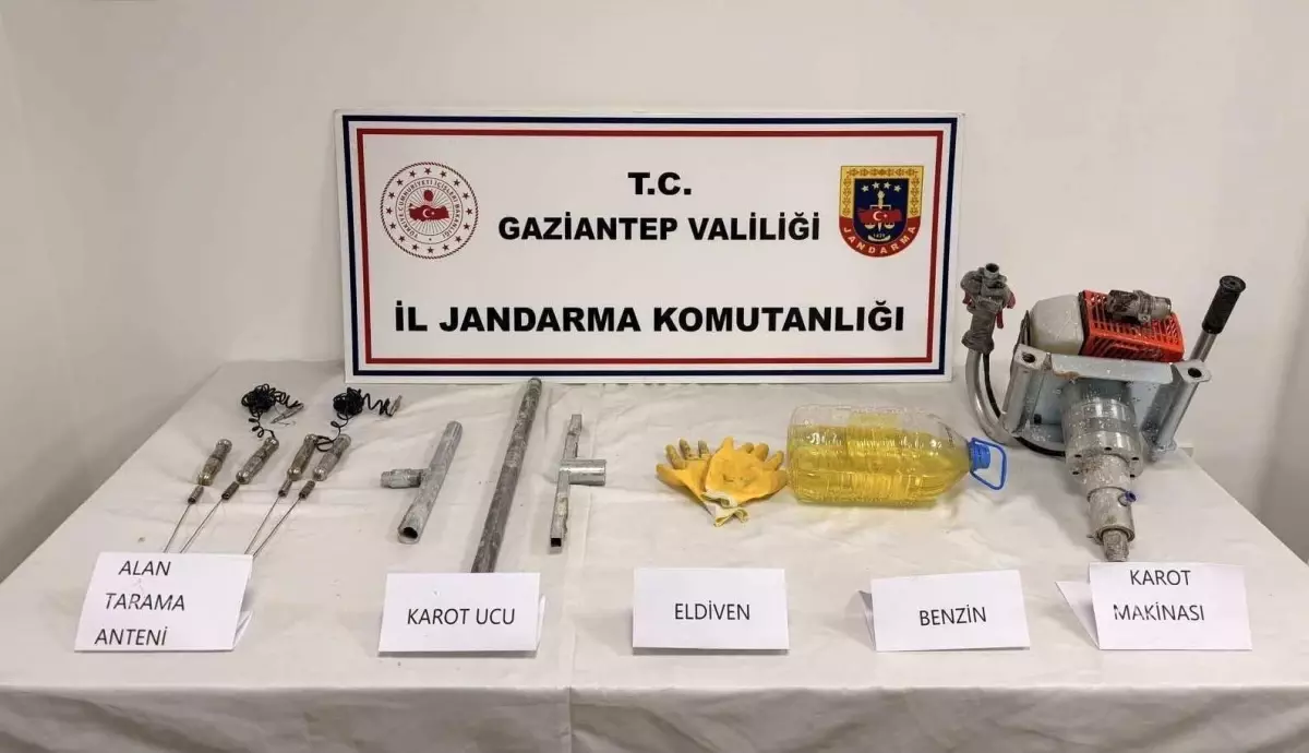Gaziantep'te kaçak kazı yapan şahıslara jandarmadan suçüstü: 5 gözaltı