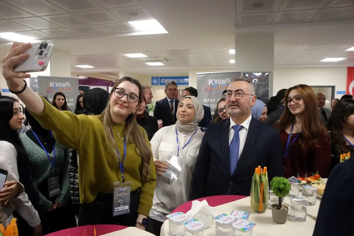 Gençlik ve Spor Bakan Yardımcısı Ersöz, Yapay Zeka ve Bilişim Kampı'nın açılışında konuştu Açıklaması