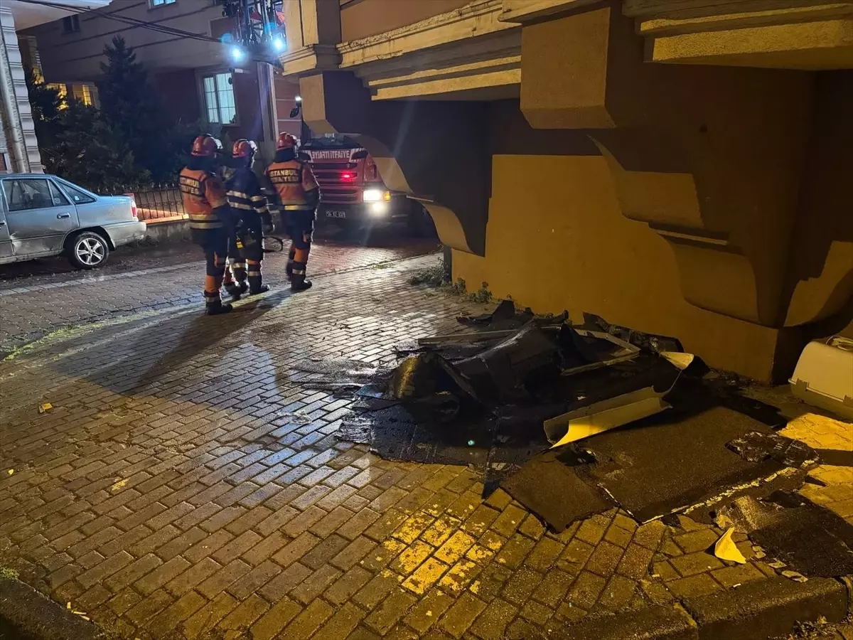 İstanbul'un bazı ilçelerinde kuvvetli yağmur ve fırtına etkili oluyor