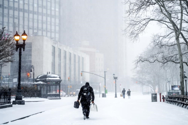 kar firtinasi siddetini artiriyor new york 19504970 9022 m