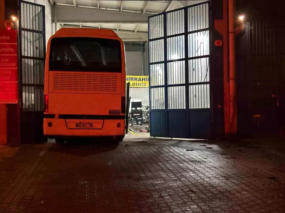 Krikonun kayması ile otobüsün altında kalan tamirci hayatını kaybetti