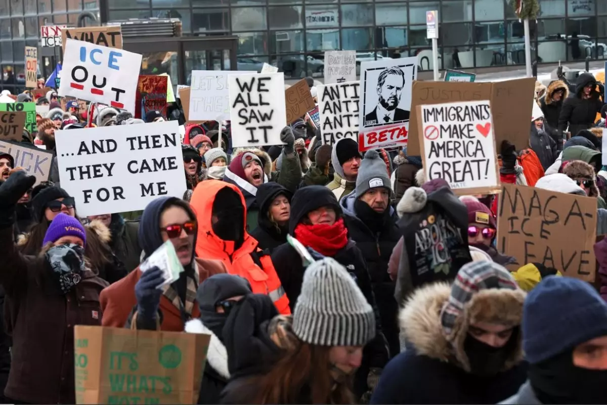 Minneapolis'te protesto gösterisi: Minnesota Valisi, Trump'tan göçmen polisini eyaletten çekmesini istedi