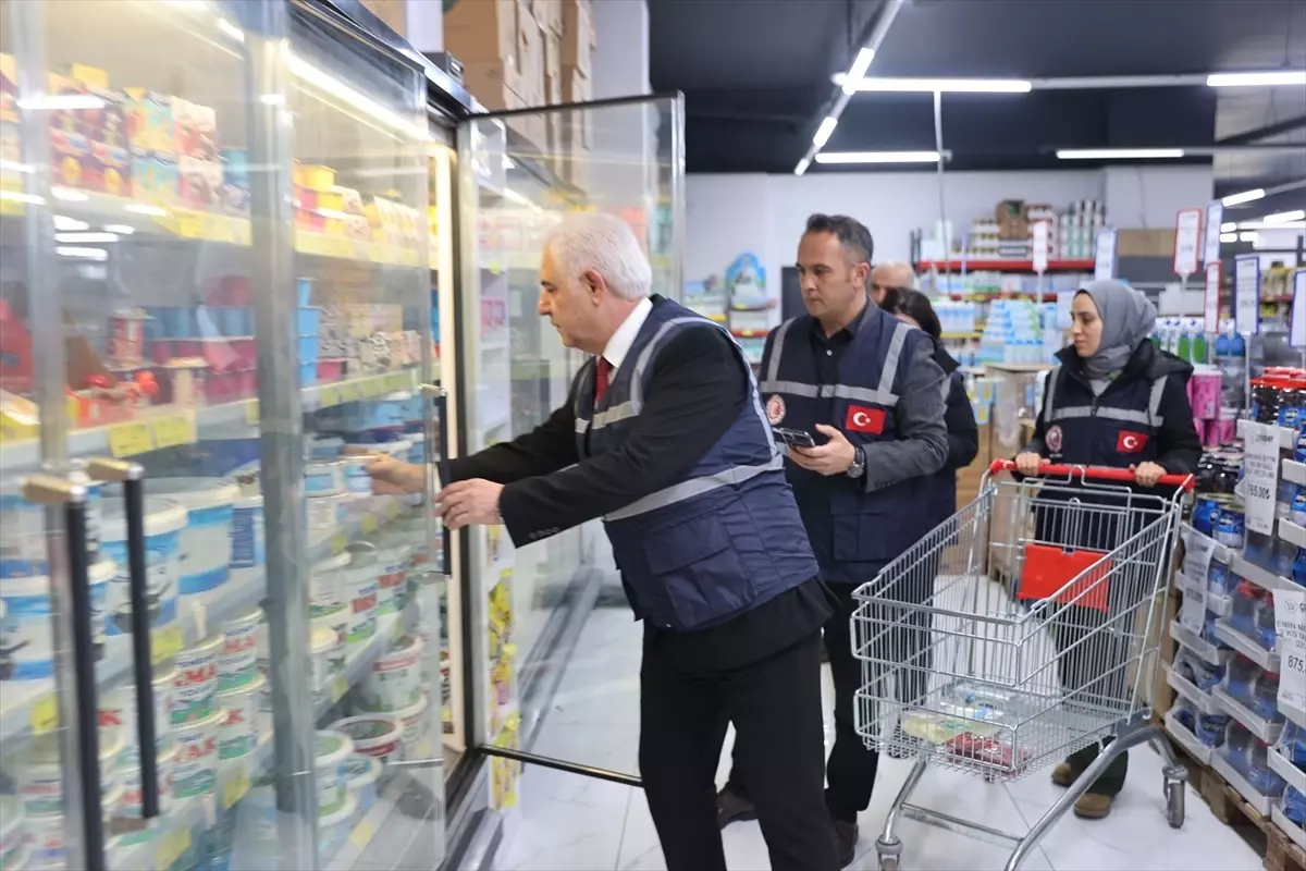 Nevşehir'de Ticaret Bakanlığı ekipleri ramazan ayı öncesi fiyat ve etiket denetimi yaptı