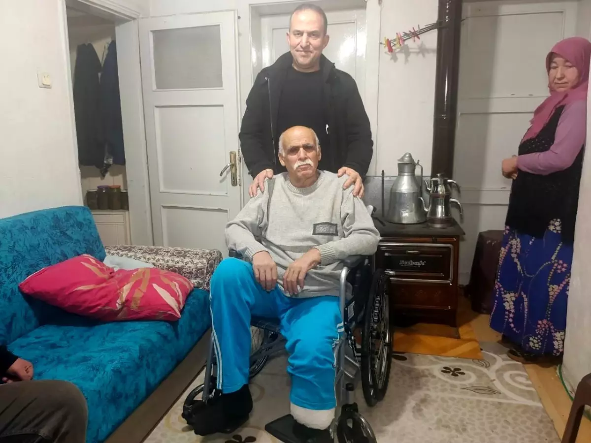 Öğrencilerle yaptığı işbirliğiyle 322'nci tekerlekli sandalyeyi ihtiyaç sahibine teslim etti