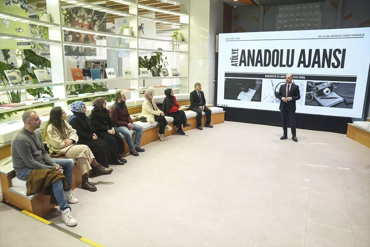 Öğretmenlerden AA İstanbul Uluslararası Haber Merkezine ziyaret