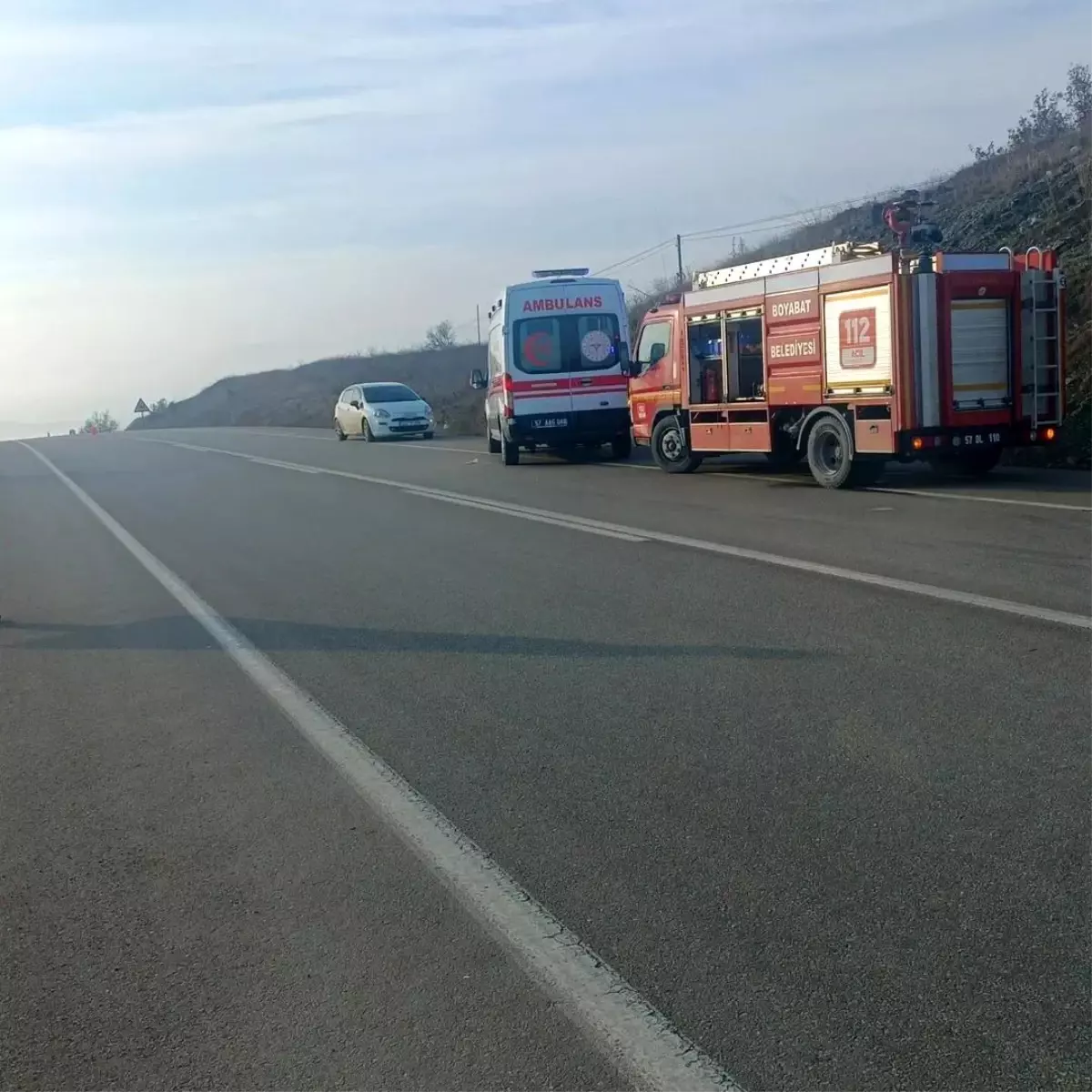 Sinop'ta kontrolden çıkan otomobil şarampole devrildi: 5 yaralı