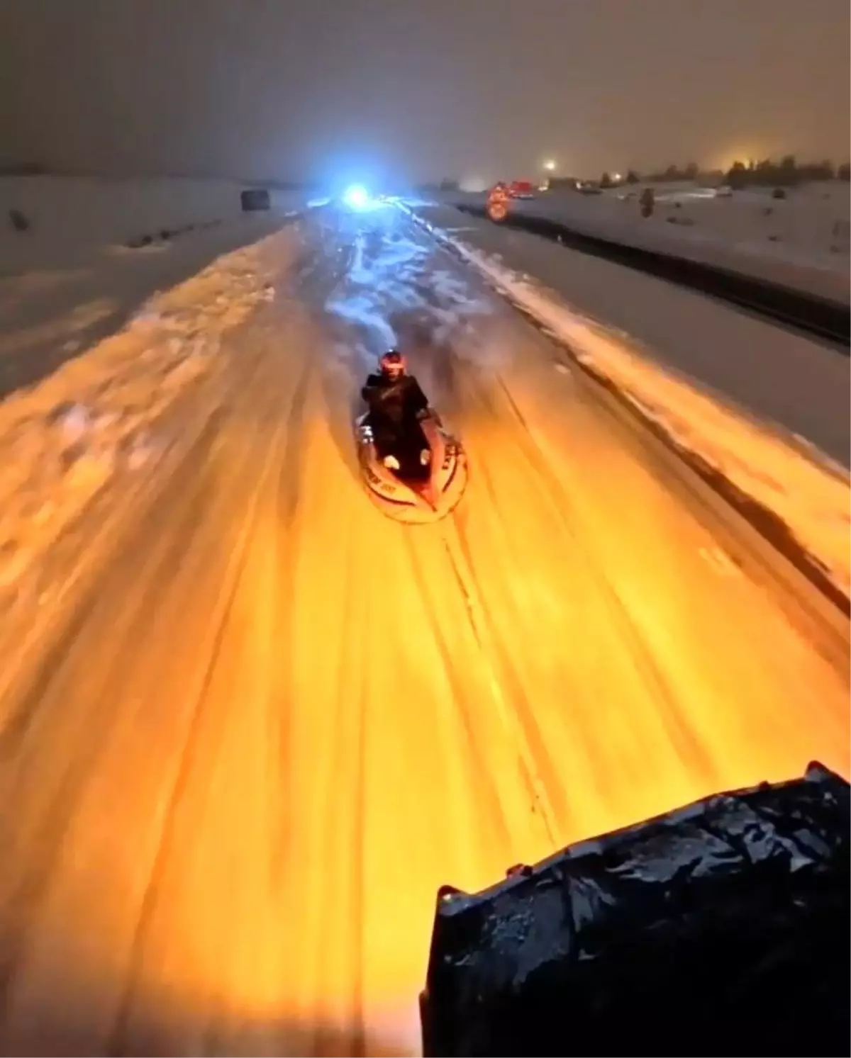 Şişme botu kızak yapıp ATV araçla çektiler