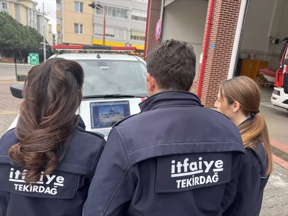 Tekirdağlı itfaiyeciler AA'nın "Yılın Kareleri" oylamasına katıldı