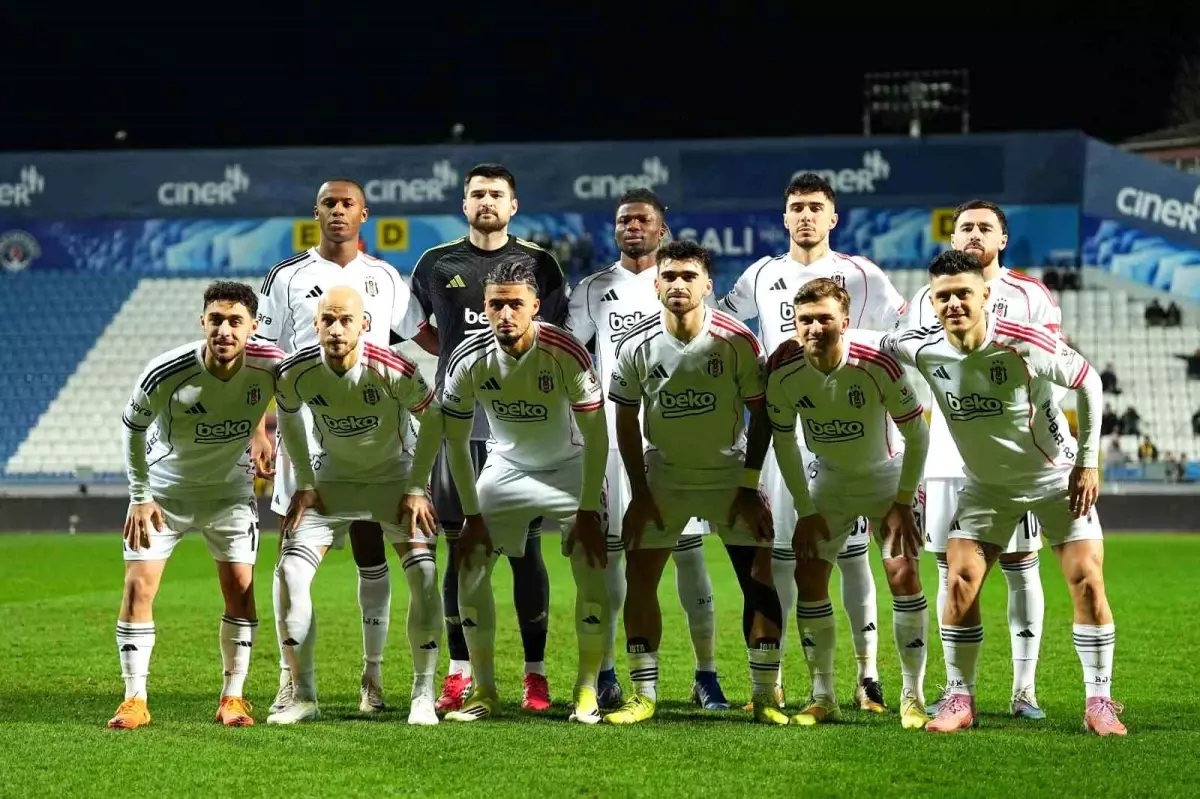 Trendyol Süper Lig: Eyüpspor: 0 Beşiktaş: 1 (Maç devam ediyor)