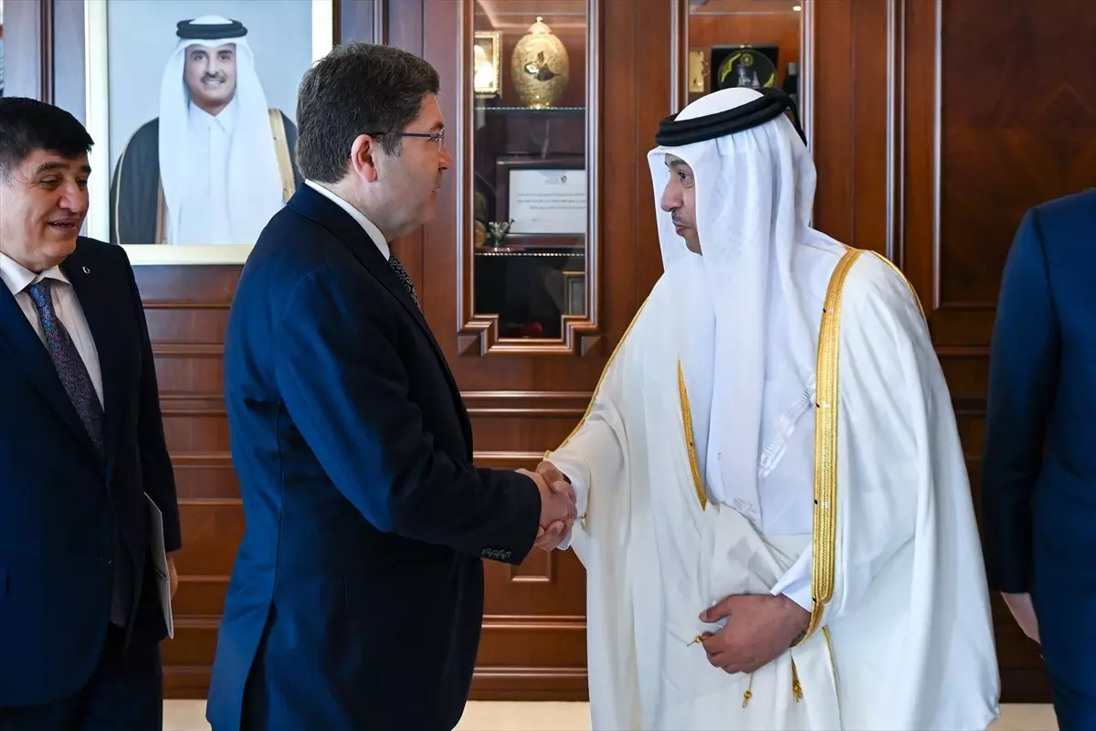 Adalet Bakanı Tunç, Katar'da yüksek yargı mensuplarıyla görüştü