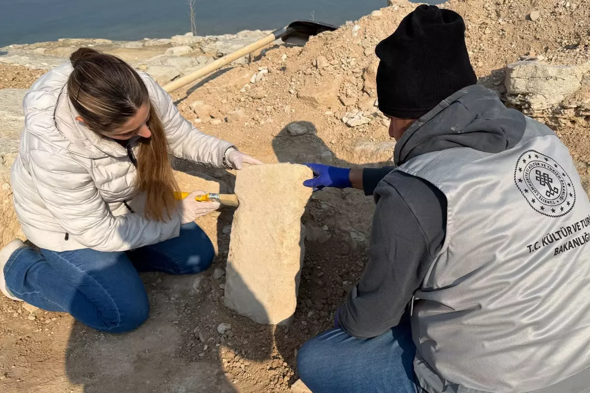 Adıyaman'da, Göbeklitepe'deki 'T' şekilli taşların benzeri ortaya çıktı