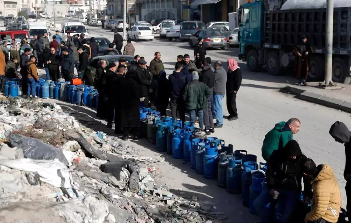 Albüm: Batı Şeria'da Gaz Teminindeki Kriz Nedeniyle Uzun Tüp Kuyrukları Oluştu