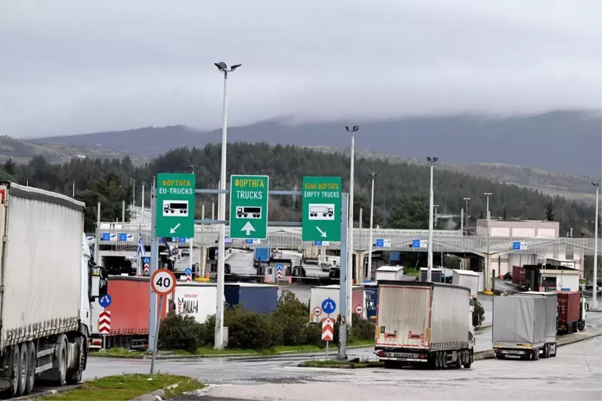 Albüm: Kuzey Makedonya'da Kamyon Şoförleri AB'nin Yeni Sınır Geçiş Sistemini Protesto Etti