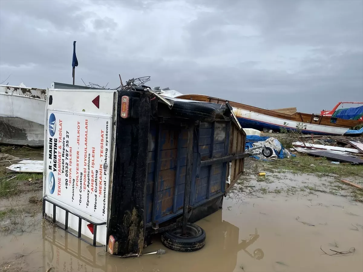 Antalya Valisi Şahin, Aksu'da hortumun zarar verdiği yerleri inceledi