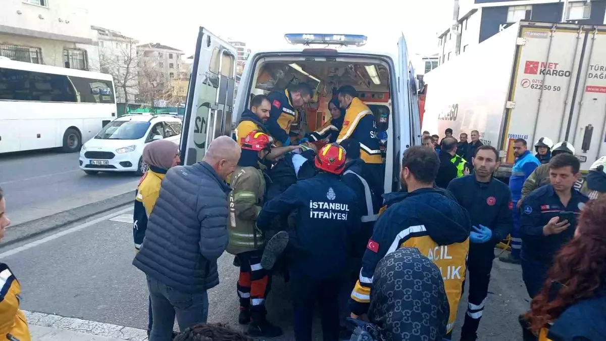 Bağcılar'da çekici dehşet saçtı: 4 yaralı