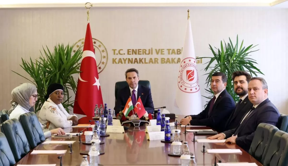 Bakan Bayraktar: Nijer'in yer altı zenginliklerini ülkemizin teknik tecrübesiyle buluşturabiliriz
