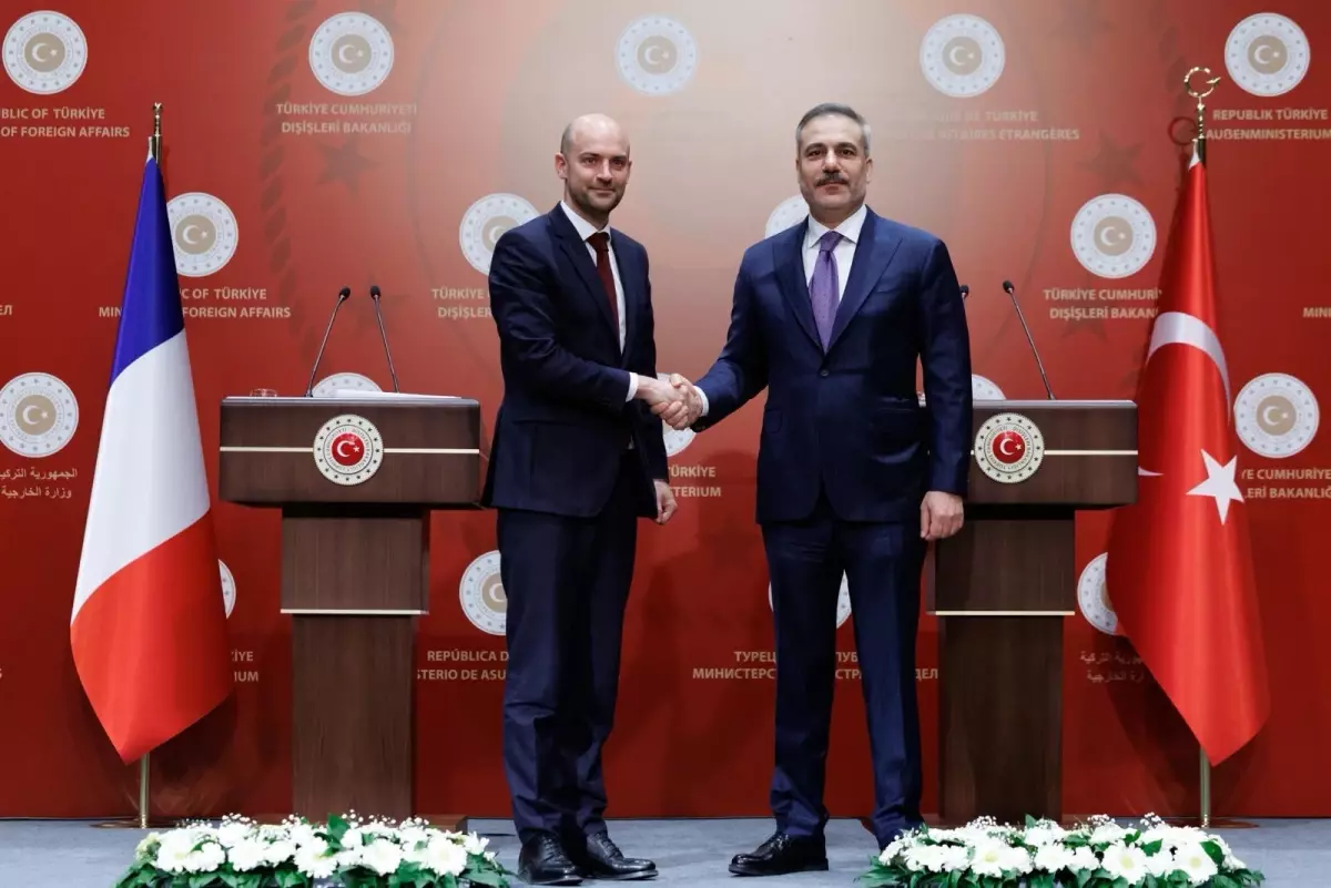 Bakan Fidan, Fransız mevkidaşı Barrot ile görüştü